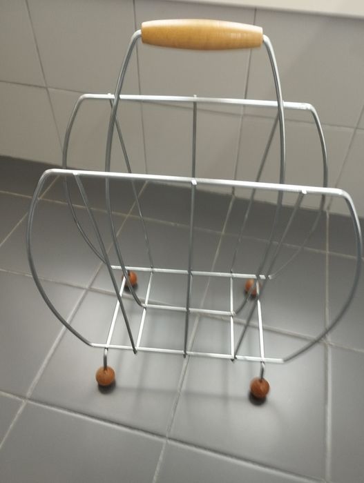 Porta revistas em Aço