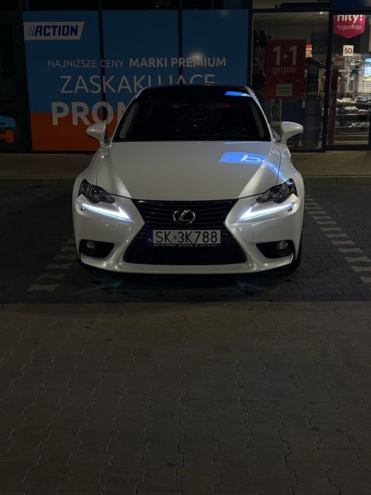 Lexus IS