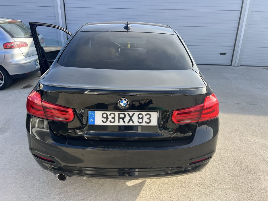 BMW 318d - Viatura com os servicos sempre efetuados na marca