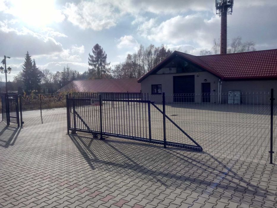 hala magazynowa 180 m2 plus duży parking zamykany 320m2