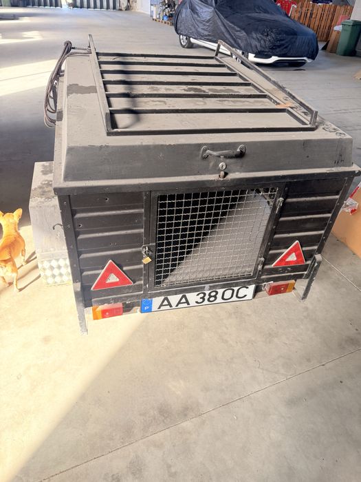 Atrelado para transporte de caes