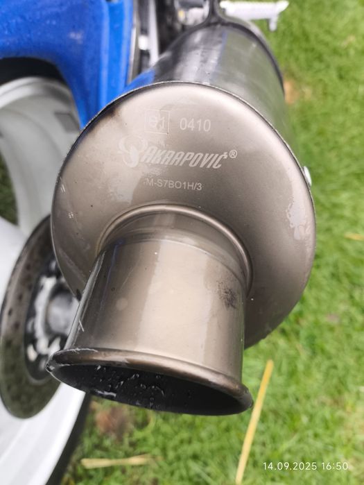 Suzuki GSX-R 750 k1 K2 wydech akrapovic