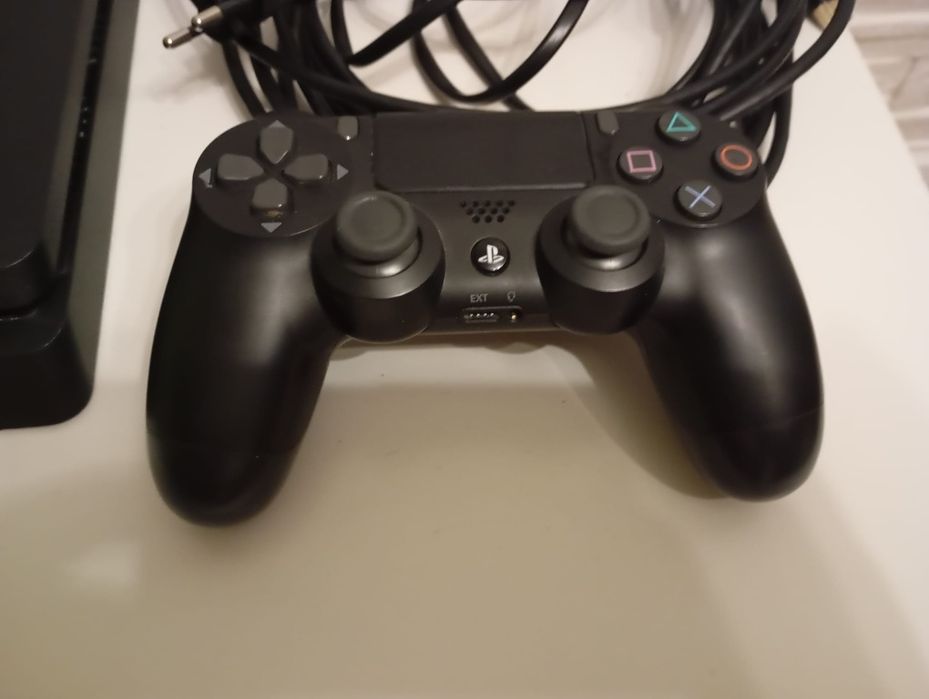 Konsola PS 4 Slim  CUH 2216A