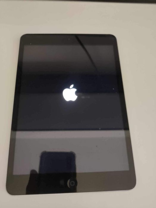 Планшет iPad Apple A1432