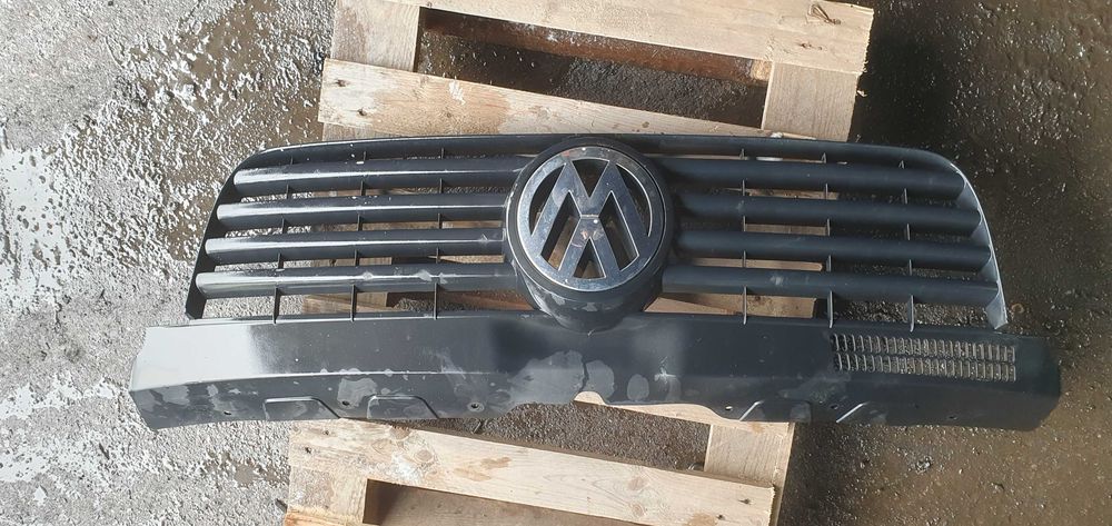 Lut6 Grill atrapa chłodnicy volkswagen T5 2.5tdi wysyłka części