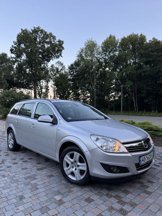 Opel astra H 2009р продам Опель Астра Н  авто в рідній фарбі