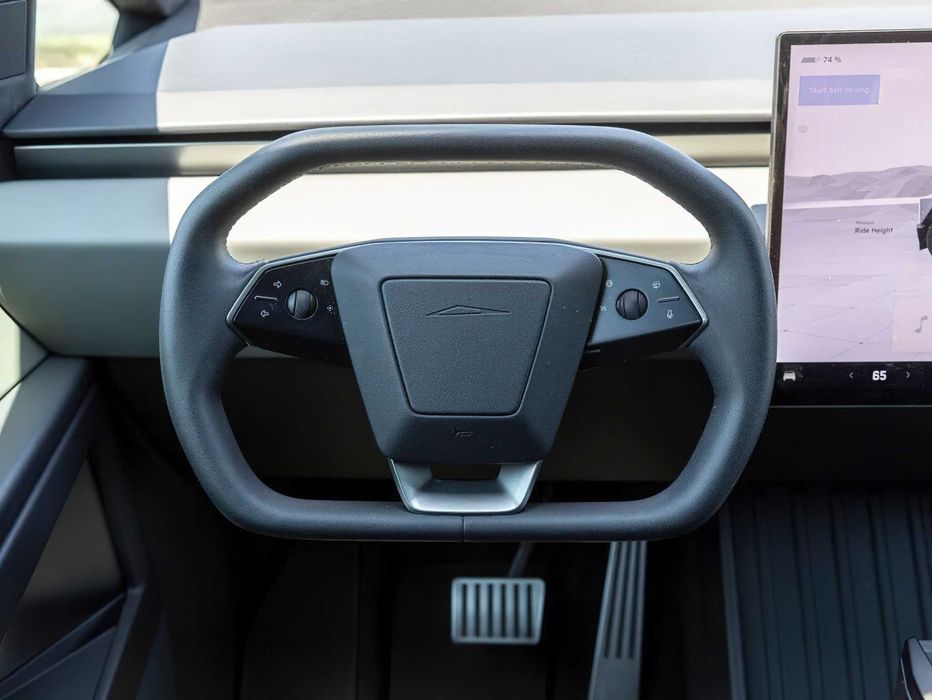 Tesla Cybertruck      2024
