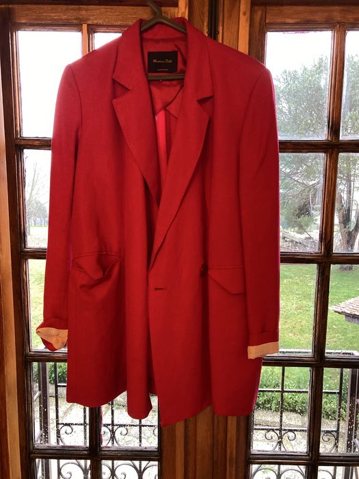 Blaser da Massimo Dutti rosa velho. Na foto parece vermelho mas nao é.