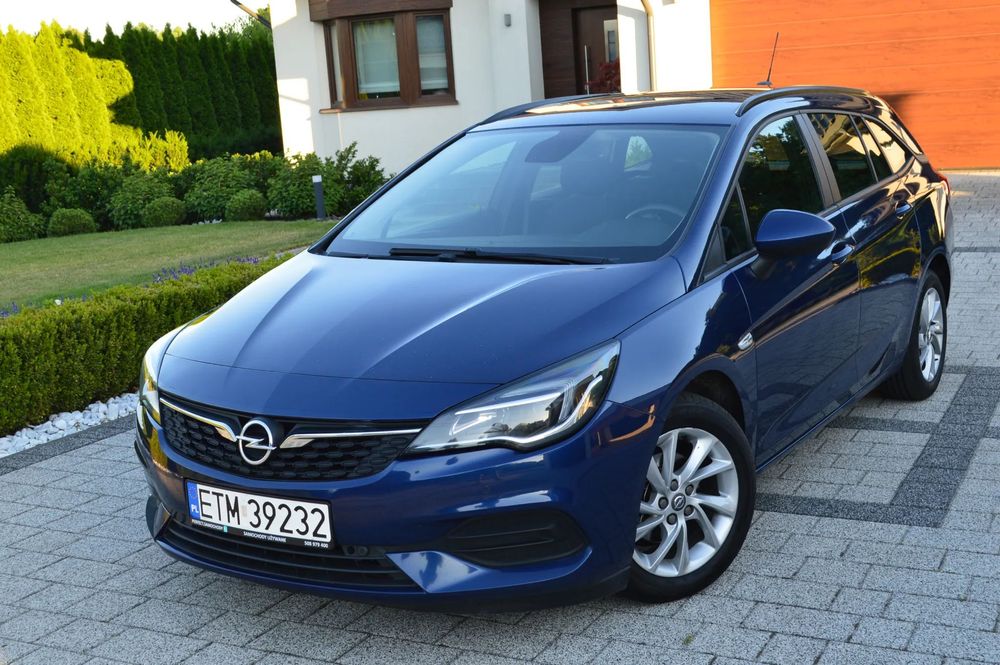 Opel Astra # Fabryczny lakier # Nawigacja # Nowe opony #