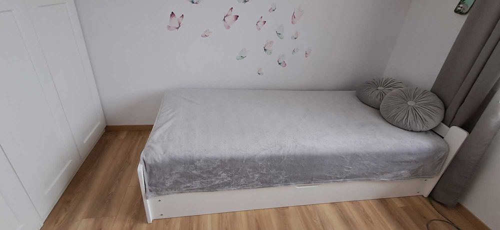 Łóżko 90x200 z materacem