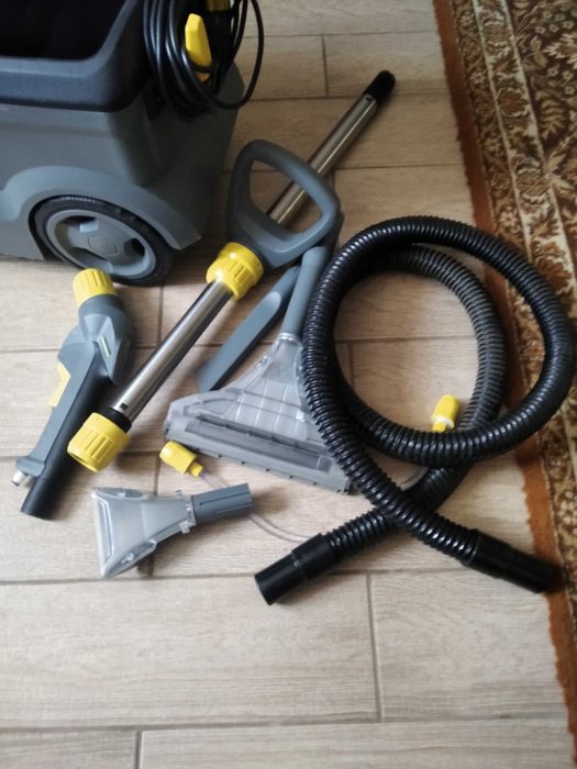 Миючий пилосос Puzzi 10/1