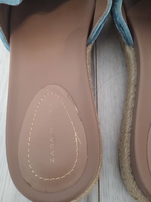 Klapki damskie Zara