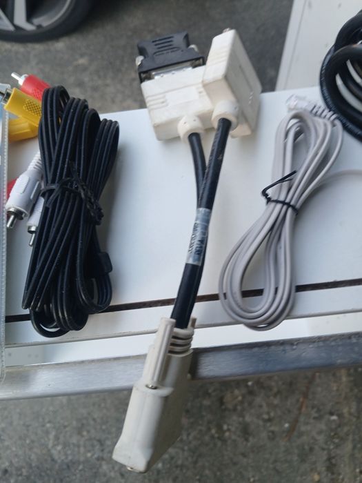 7 Computer Cables - €5457157137012500483