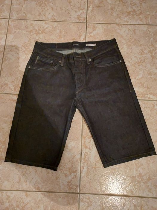 Roupa diversa em bom estado/novo