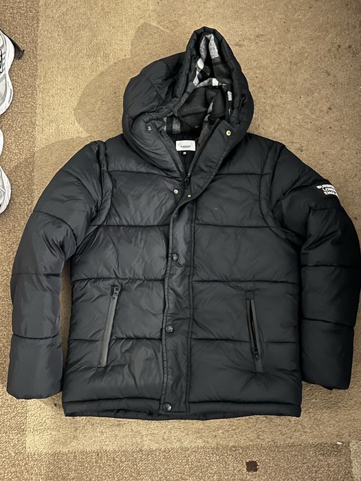 Casaco Puffer Burberry Preto com Capuz –Premium