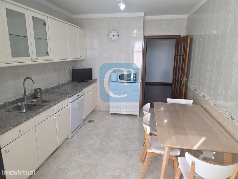 Apartamento T2 na Avenida D. Afonso Henriques, Rio Tinto, Gondomar