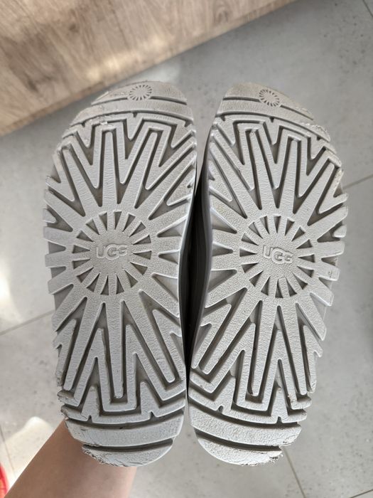 Сандалі босоніжки Ugg сірий колір 40 розмір