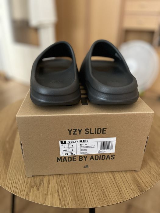 Yeezy slide granite 40.5