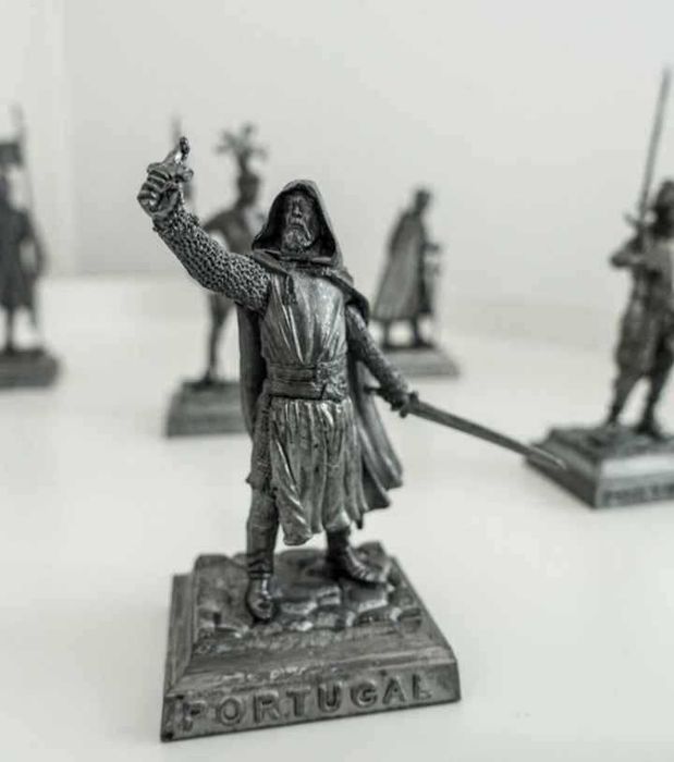 Movel Armário Vitrine com 10 Cavaleiros medieval Estanho64297594234498123