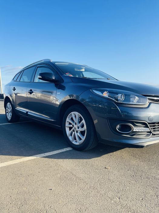 Renault Megane GrandTour 2016 — económica, tratada e com tanque cheio