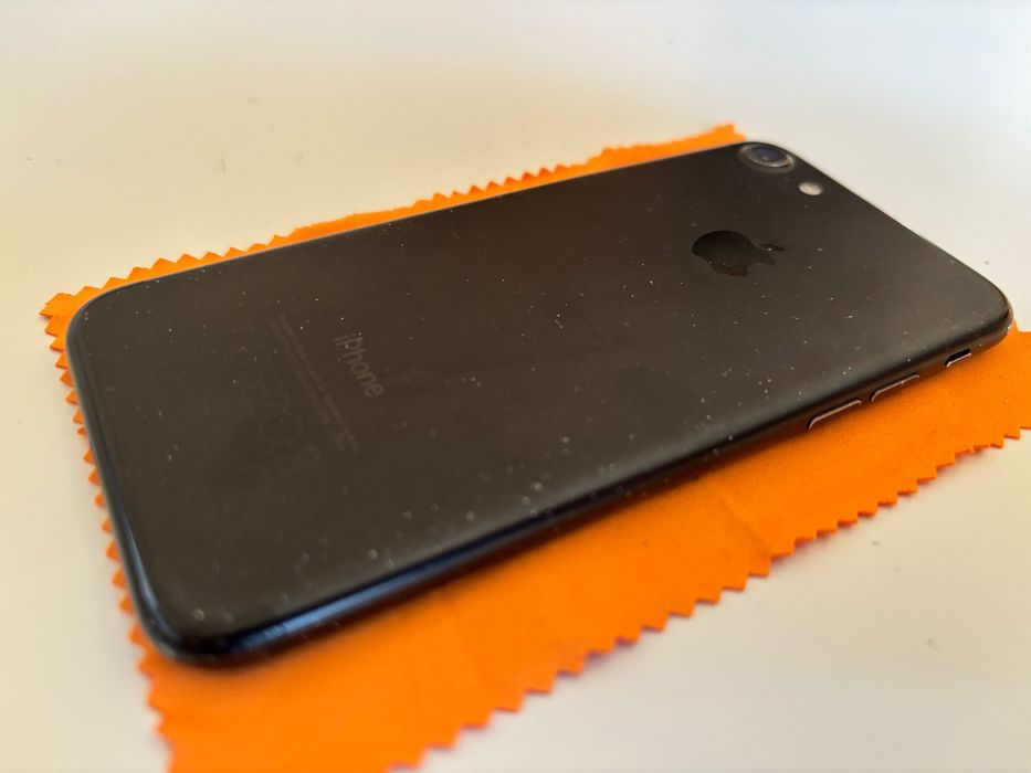 Apple iPhone 7 (Does Not Power On)64343230093187123