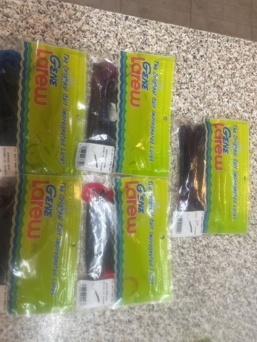 Embalagem de Amostras de pesca marca GENE LAREW mod ring tail