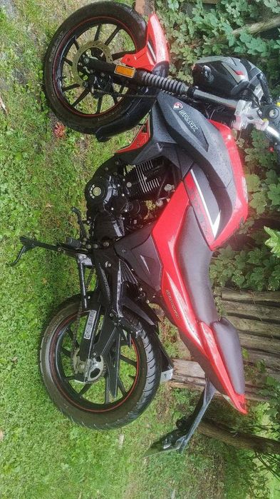 Продам  мотоцикл Spark