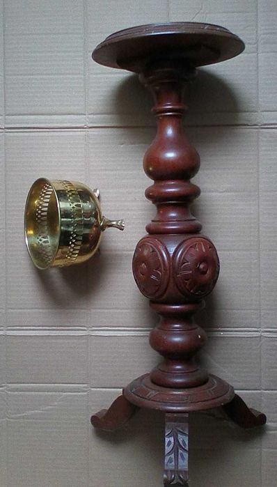 coluna suporte pedestal madeira e floreira