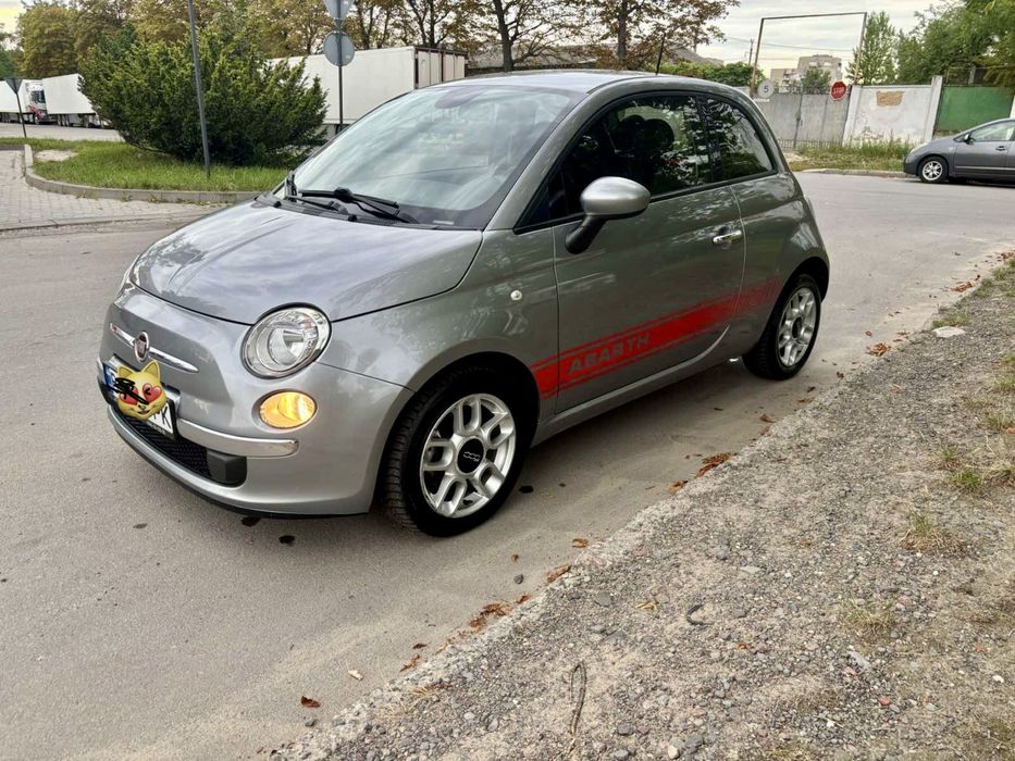 Автомобіль  Fiat 500
