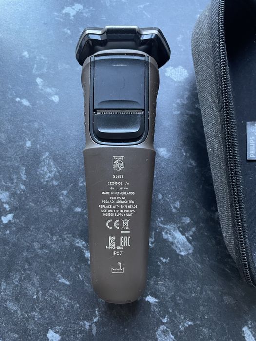 Електробритва Philips S5589
