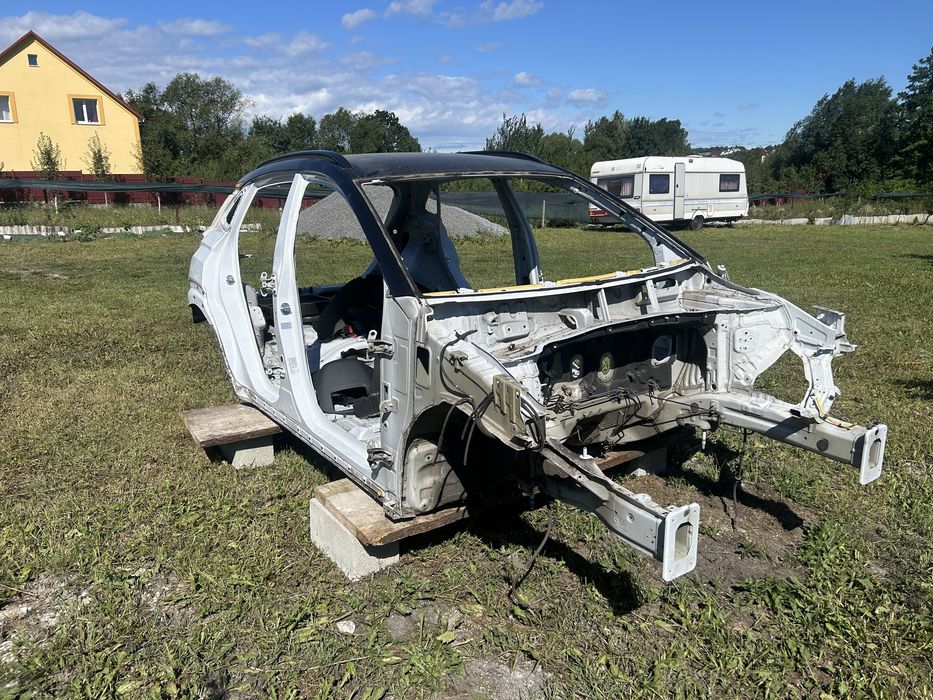 Кузов хюндай кона електро ланджерон четверть четвертина поріг криша дах