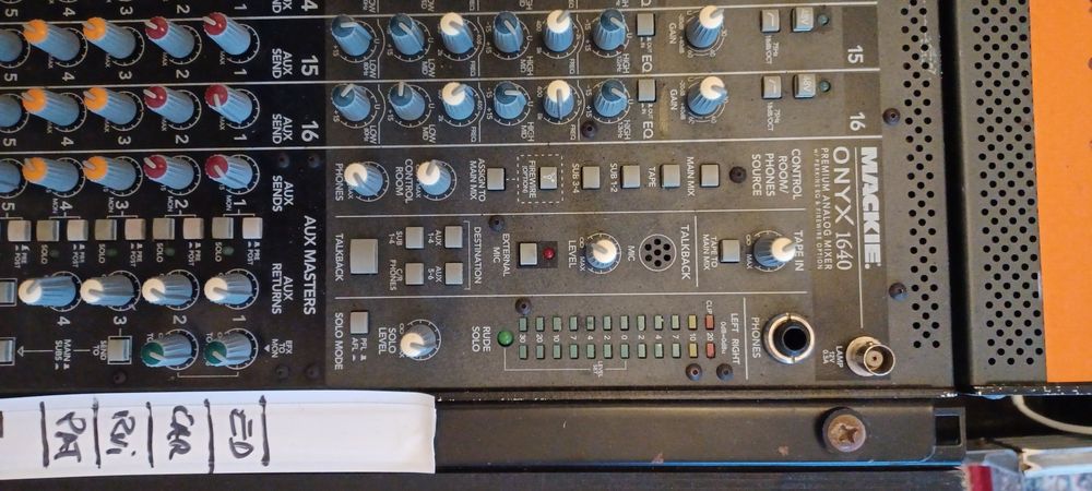 Mesa de Mistura Mackie Onyx 1640 com FireWire e case