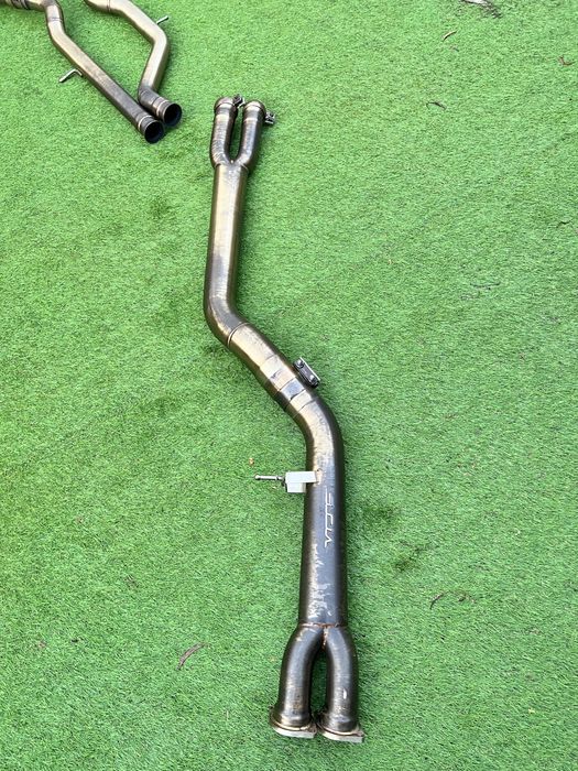 Linha BMW M3 F80 / BMW M4 F82  VRSF Single Mid-Pipe