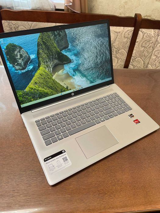 Ноутбук 17" FHD HP 17-cp2025dx (Ryzen 5 7520U/8Gb/SSD 512Gb/AMD Radeon 610M)