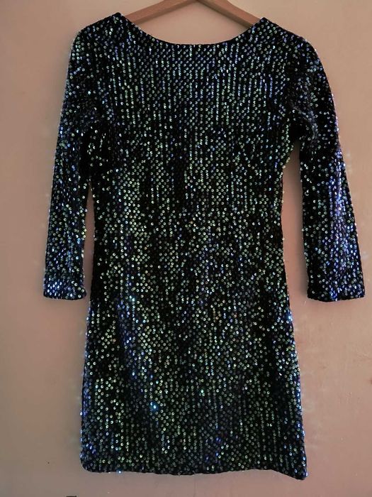 Плаття в паєтках