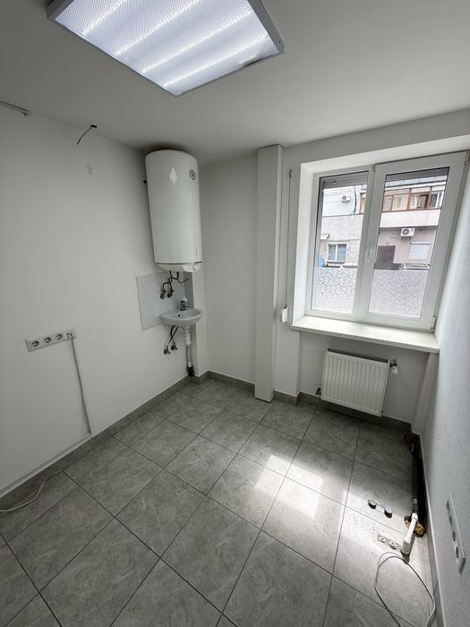 Продаж комерційного приміщення з ремонтом, 80 м², по вул. Одеська