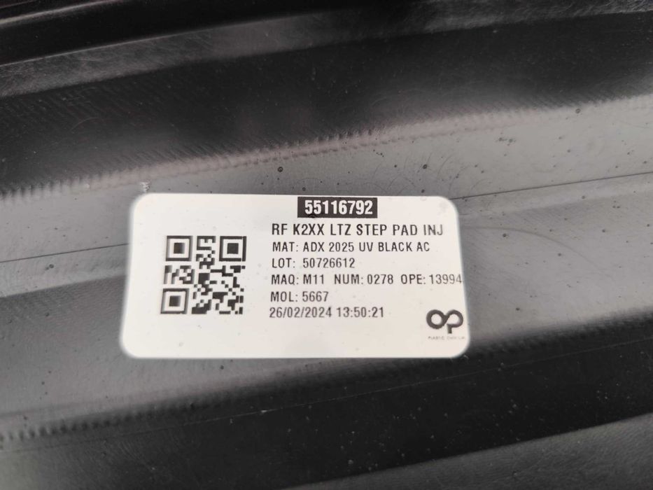 Chevrolet Tahoe listwa / stopień tylnego zderzaka 2021-25