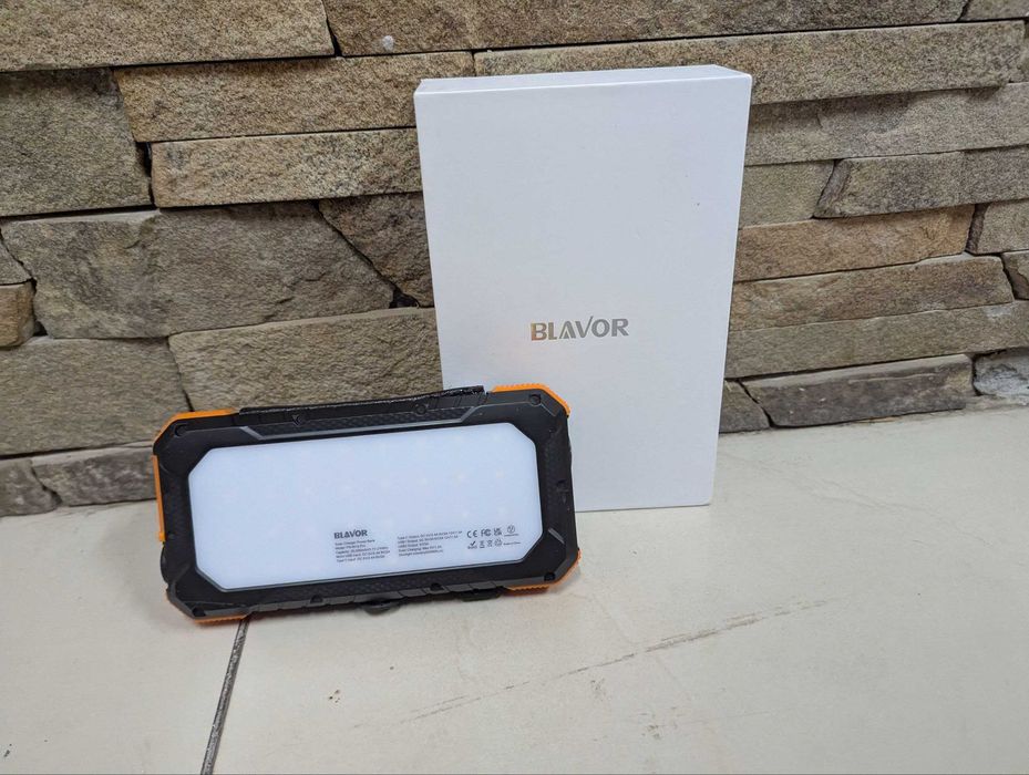 Сонячний павербанк 20000mAh з ліхтарем та швидкою зарядкою PD  компас