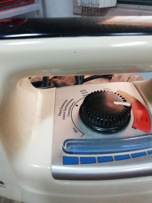 Ferro de Engomar a Vapor Rowenta