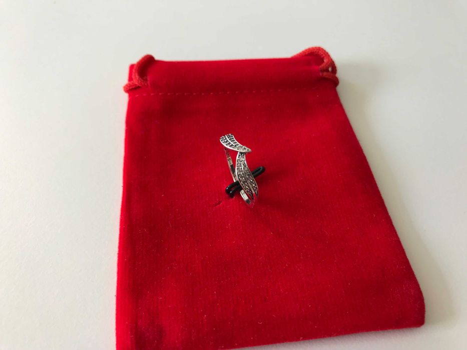 Anel Sparkling Leaves Pandora em Prata de Lei 925 Novos