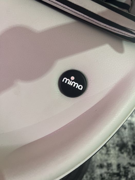 Mima Xari Max Carro Chassis Preto e assento Branco