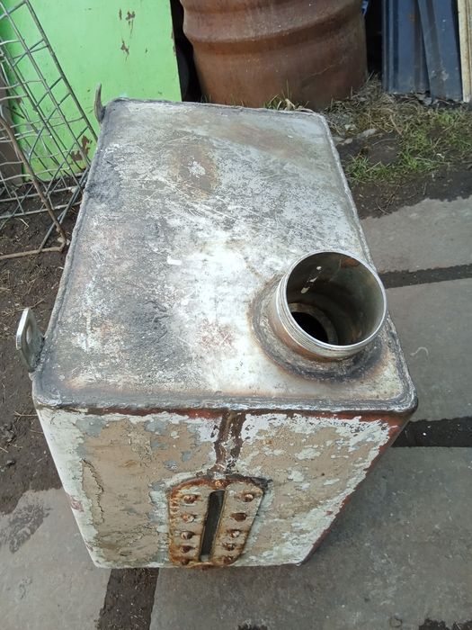 Бак з нержавійки.