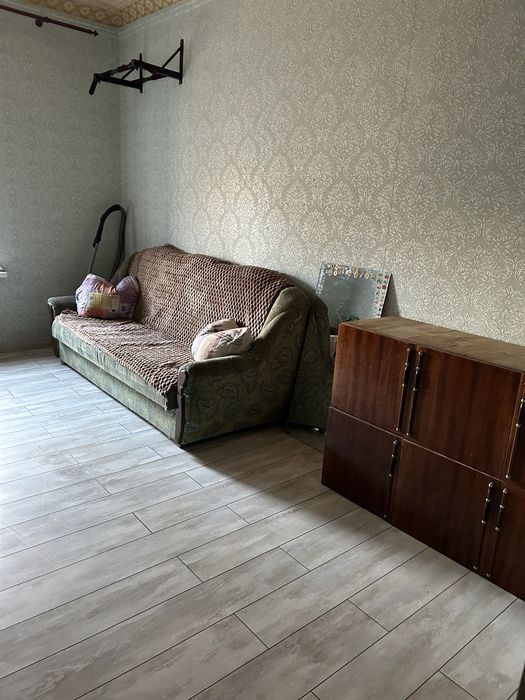 Продається 3-х кімнатна сталінка по проспекту Південний 6