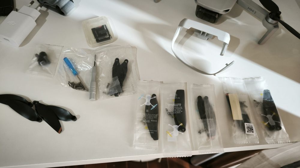 DJI mini 2 fly more combo + extras64552710627842121