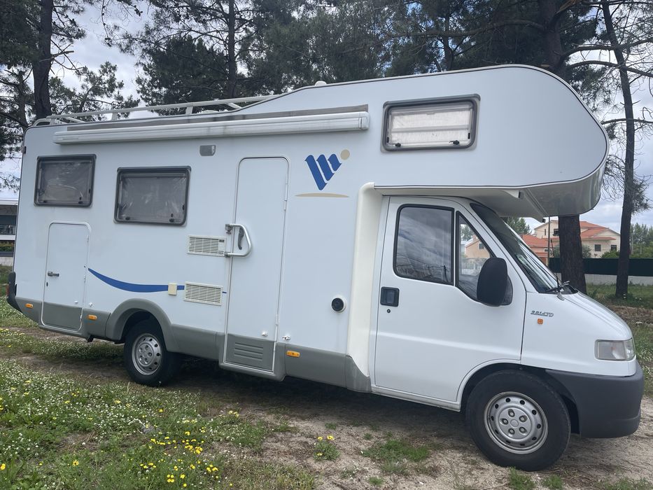 Alugo autocaravana de 6 lugares