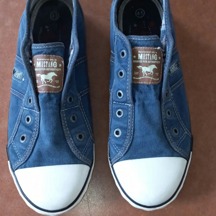 Продам кеди мустанг