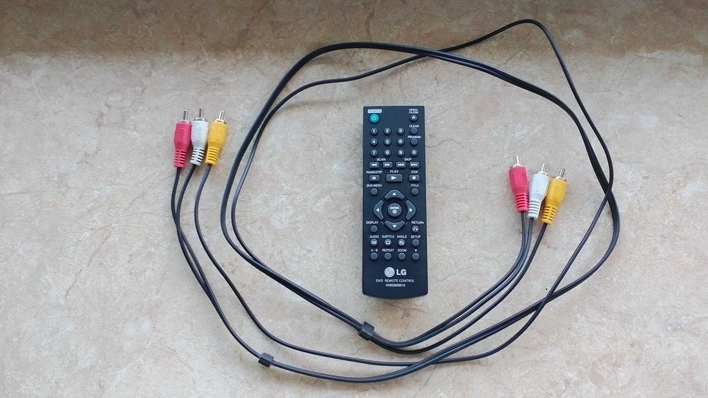 DVD-проигрыватель *LG*.