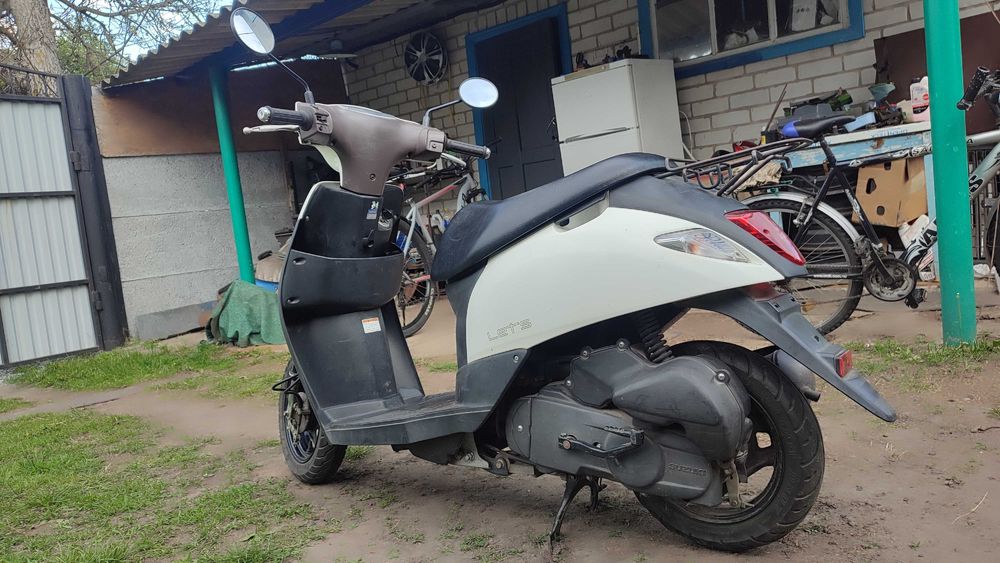 Скутер Suzuki Lets6