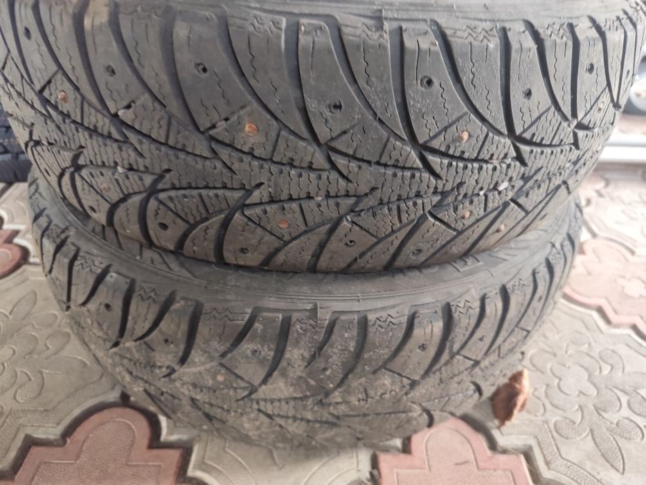 Пара зимних шин 185/65/14