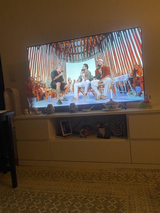 Tv Hisense nova na caixa ainda na garantia